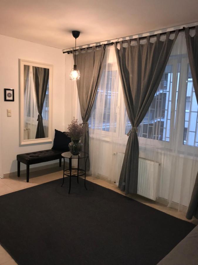 Downtown Rose Garden Apartments Whit Garage Opcional Budapest Exterior photo