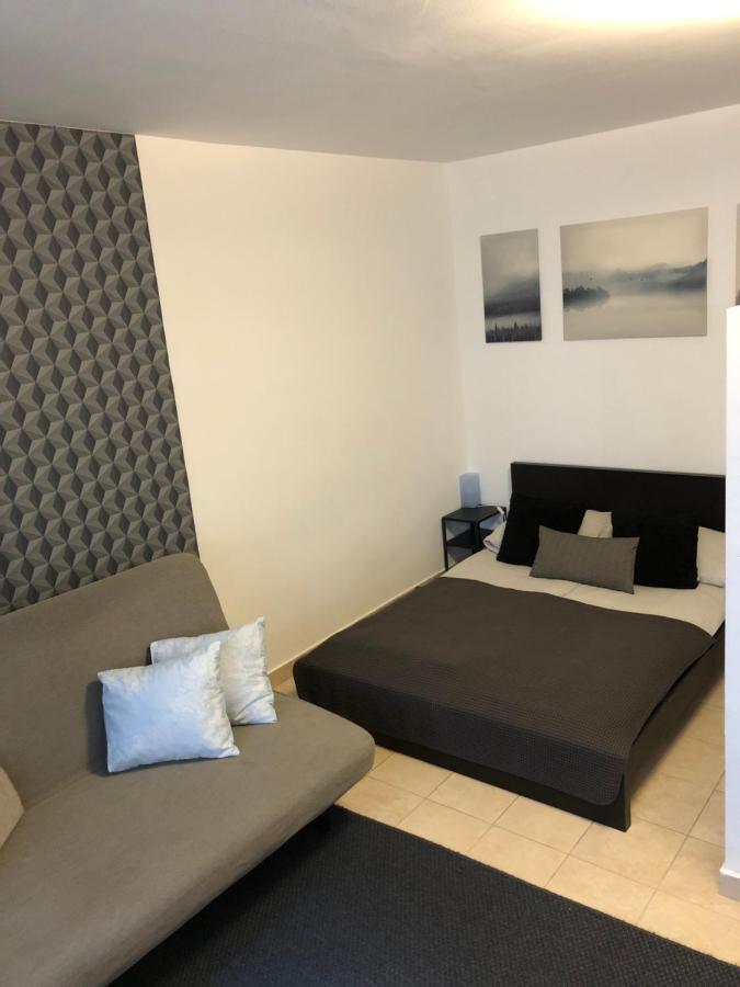 Downtown Rose Garden Apartments Whit Garage Opcional Budapest Exterior photo